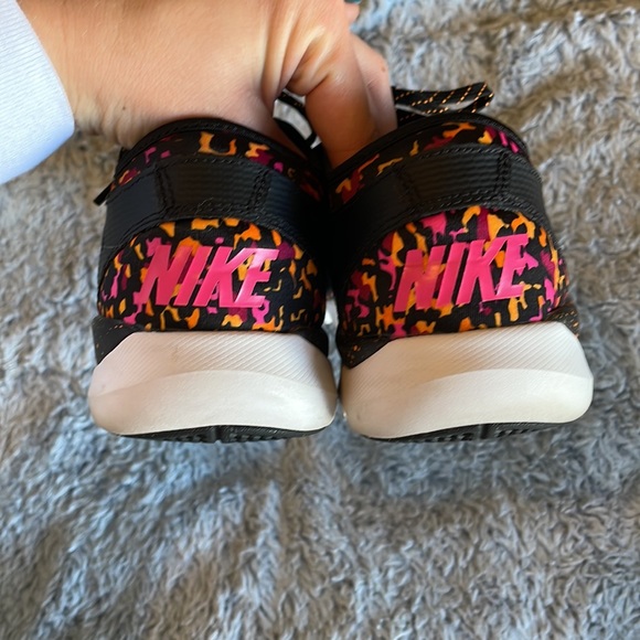 Nike Shoes - Picture 8 of 9